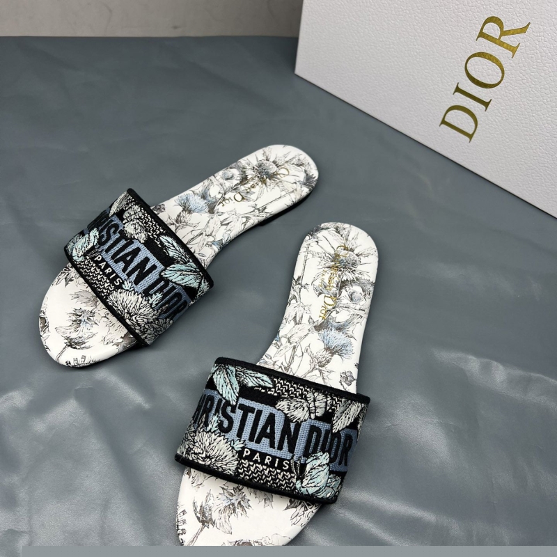 ch**an D*or slippers